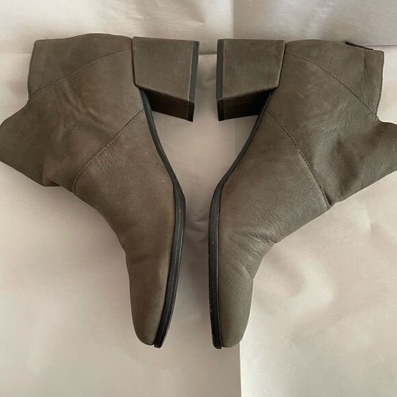 Eileen FisherMushroom Colored Suede Booties Size 8.5 - Picture 5 of 11